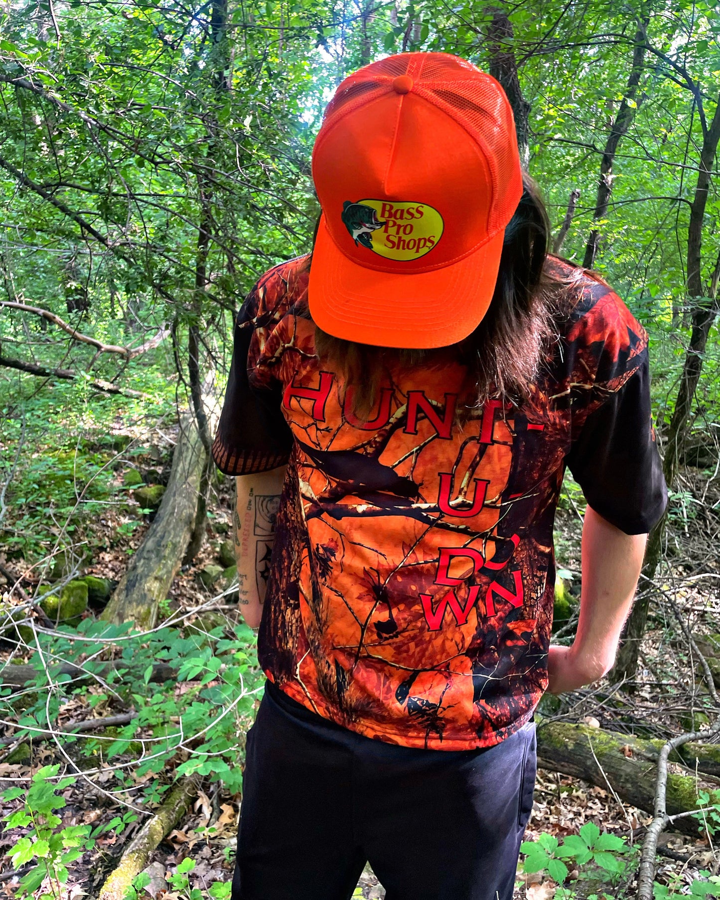 “HUNT-U-DOWN” TEE