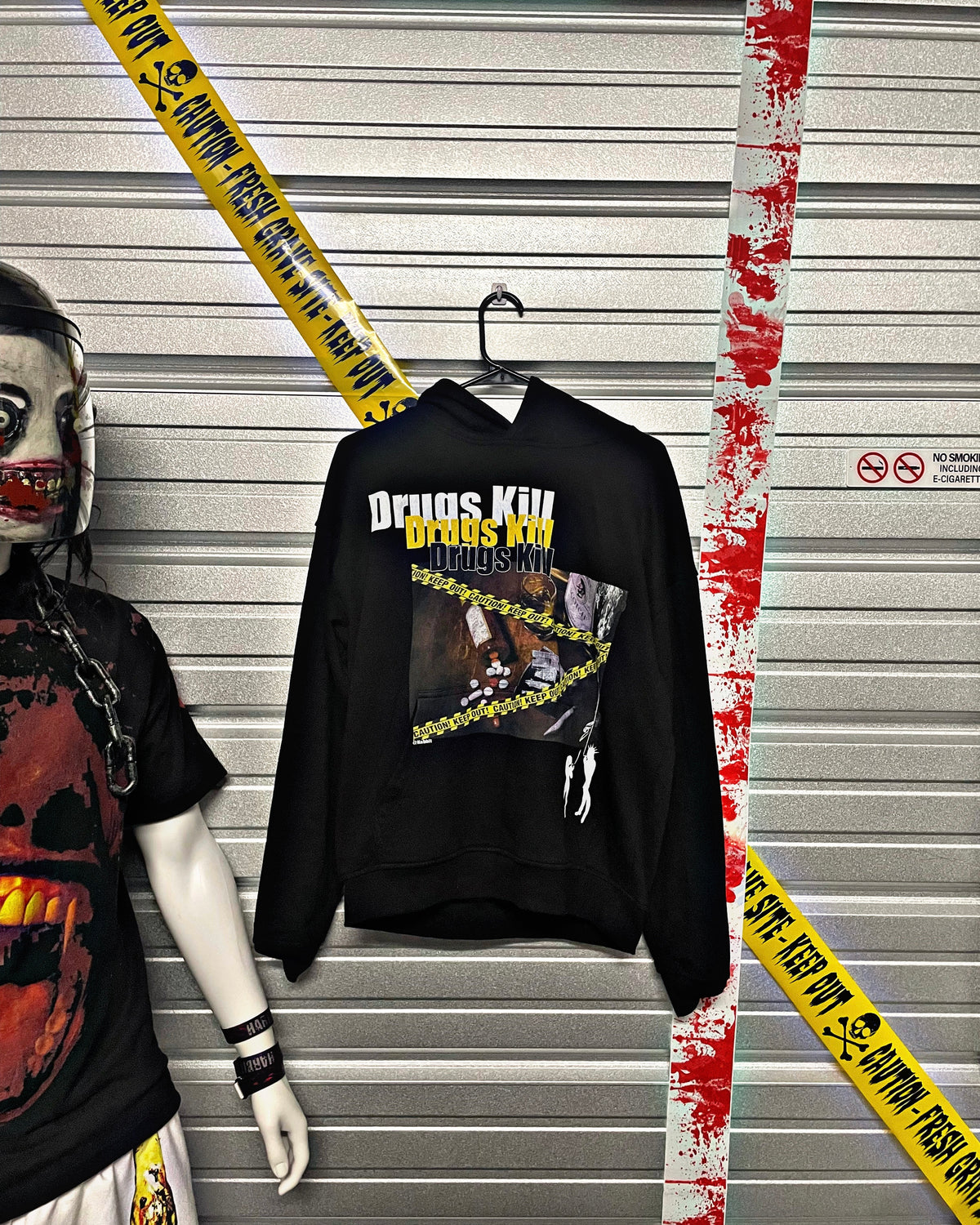 “DR*GS KILL” hoodie