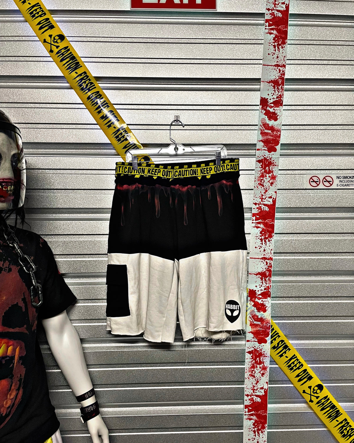 “2TONE” shorts